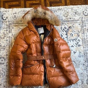 Monclear brown puffer fit a size S or small M Brand New never worn